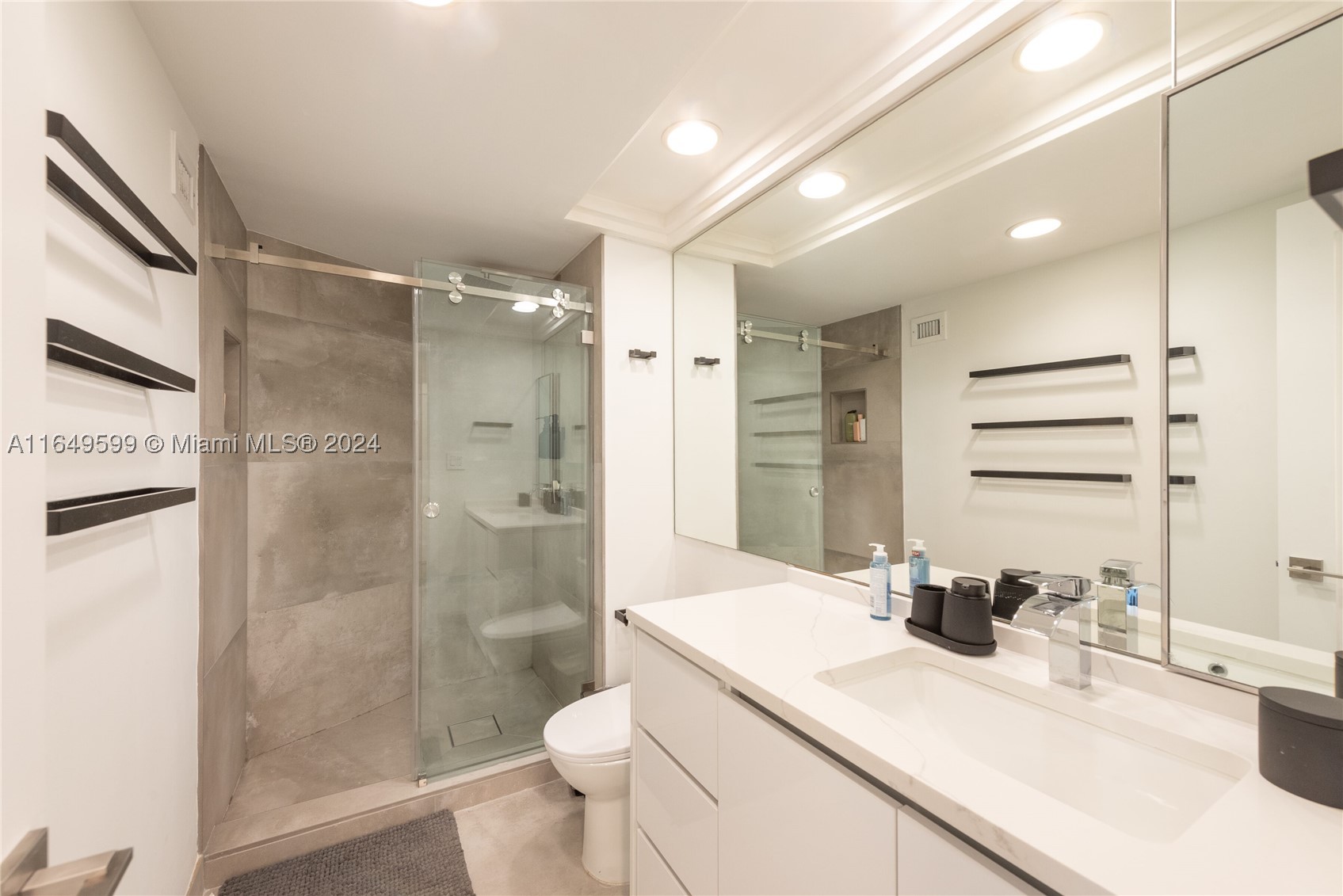 1111 Crandon Blvd #A306, Key Biscayne FL 33149