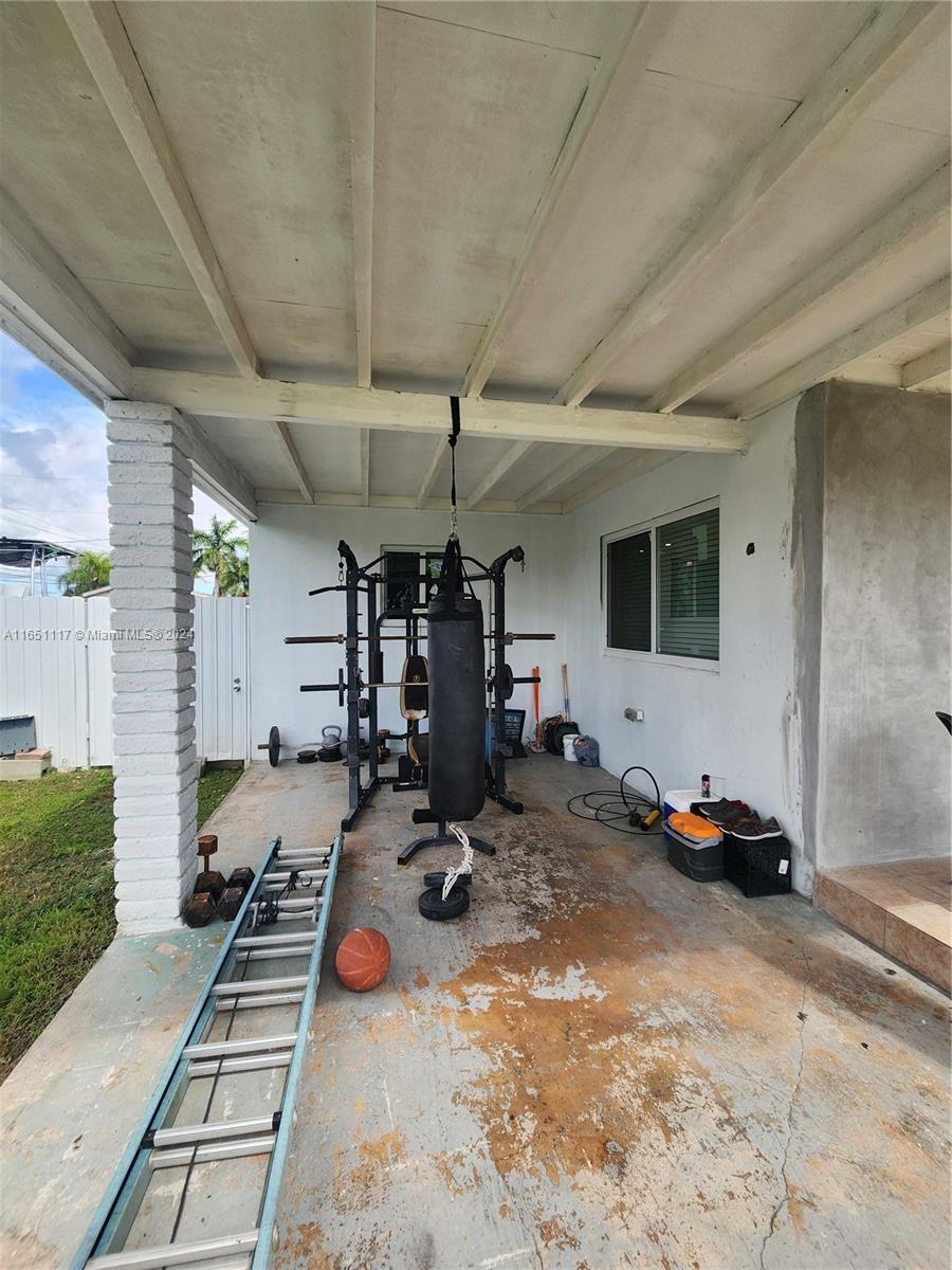 1025 NE 13th Ave, Homestead FL 33033