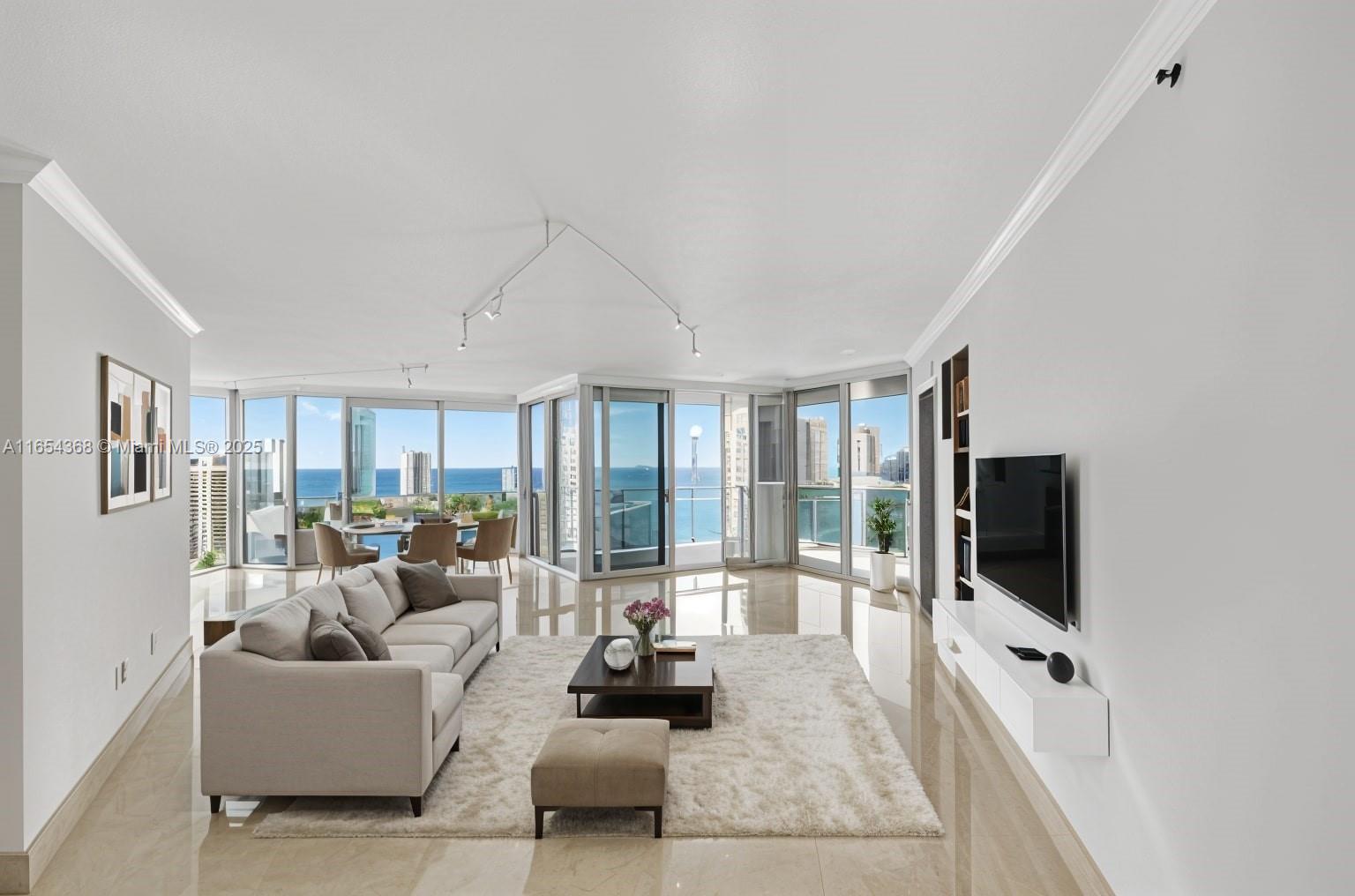 3370 Hidden Bay Dr #2708, Aventura FL 33180