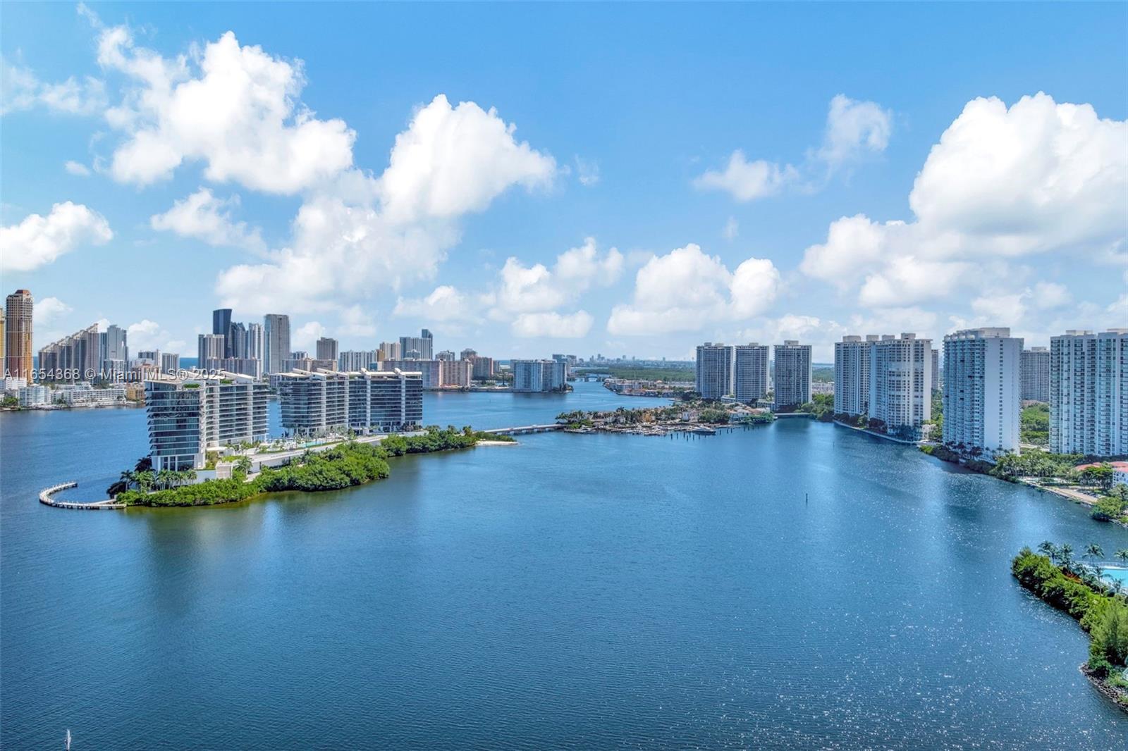 3370 Hidden Bay Dr #2708, Aventura FL 33180