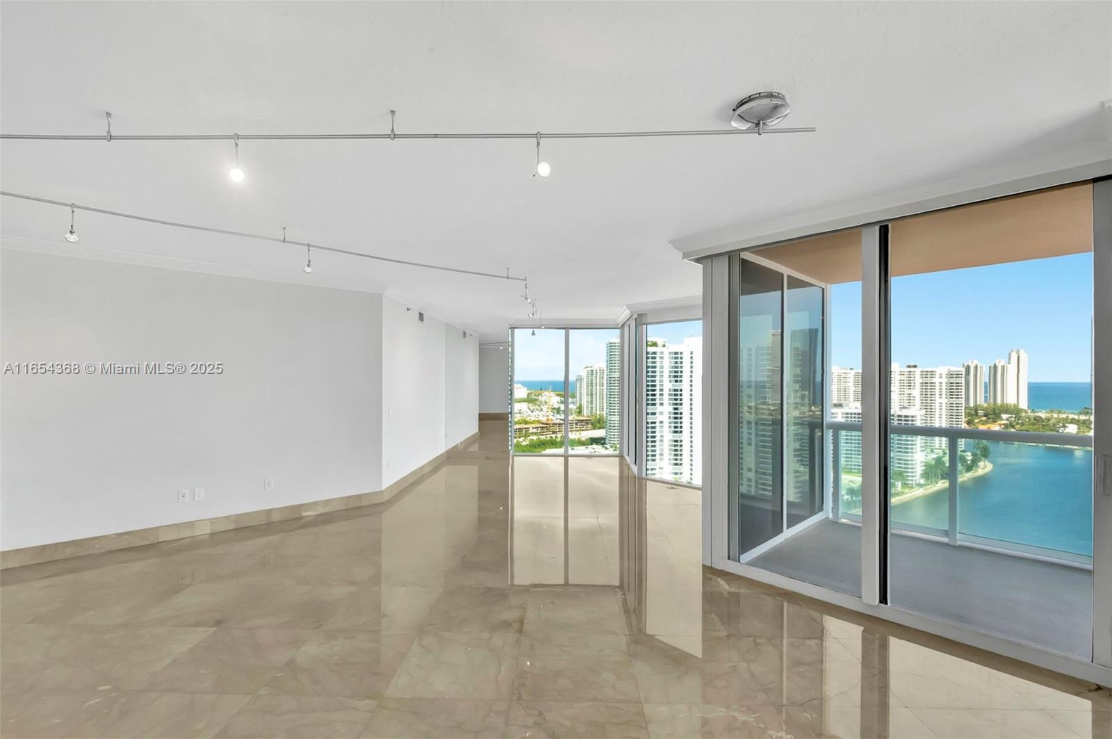 3370 Hidden Bay Dr #2708, Aventura FL 33180