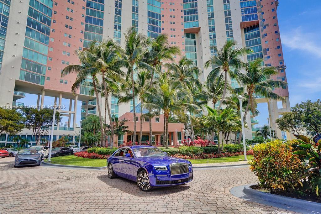 3370 Hidden Bay Dr #2708, Aventura FL 33180