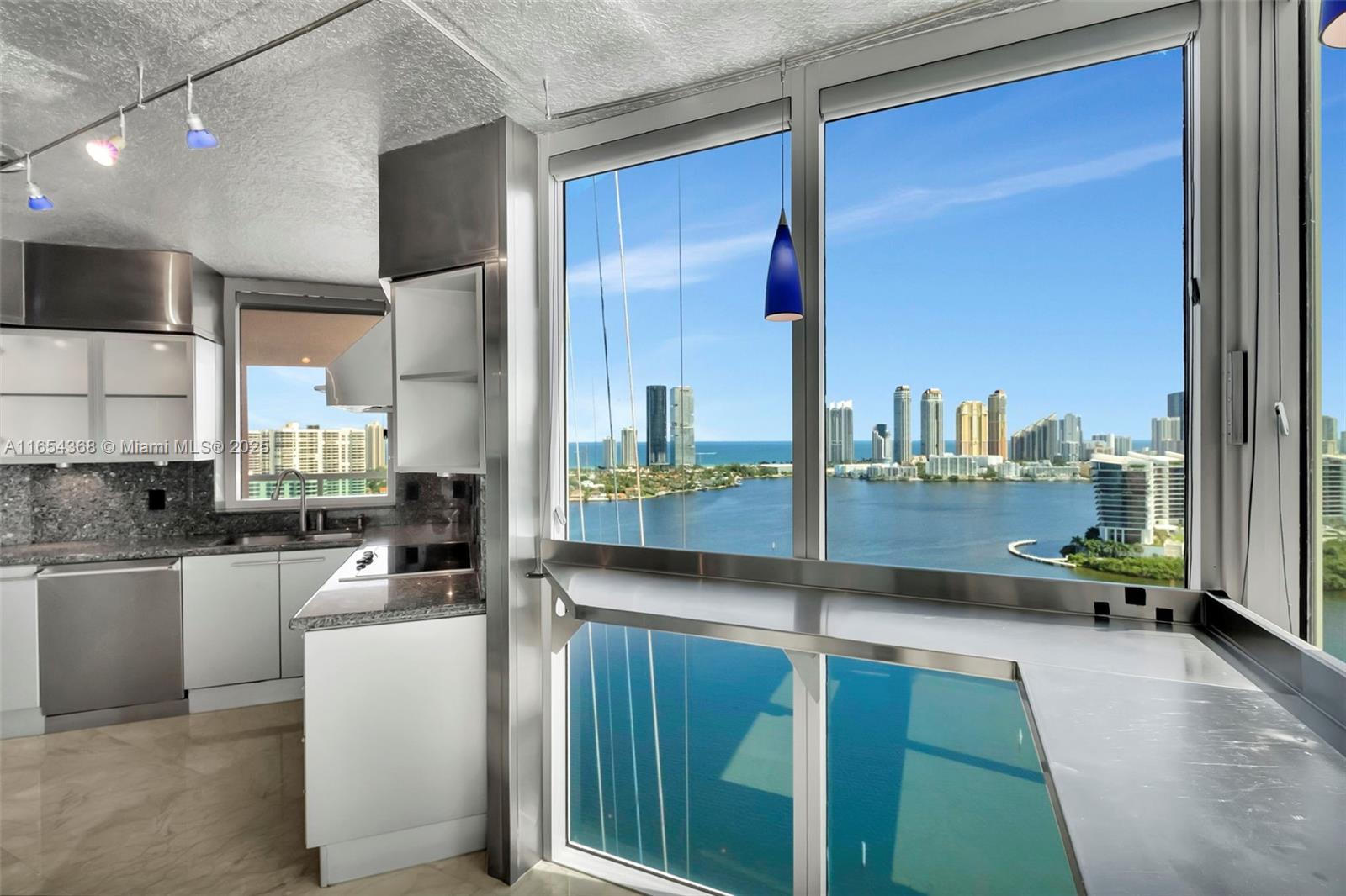 3370 Hidden Bay Dr #2708, Aventura FL 33180