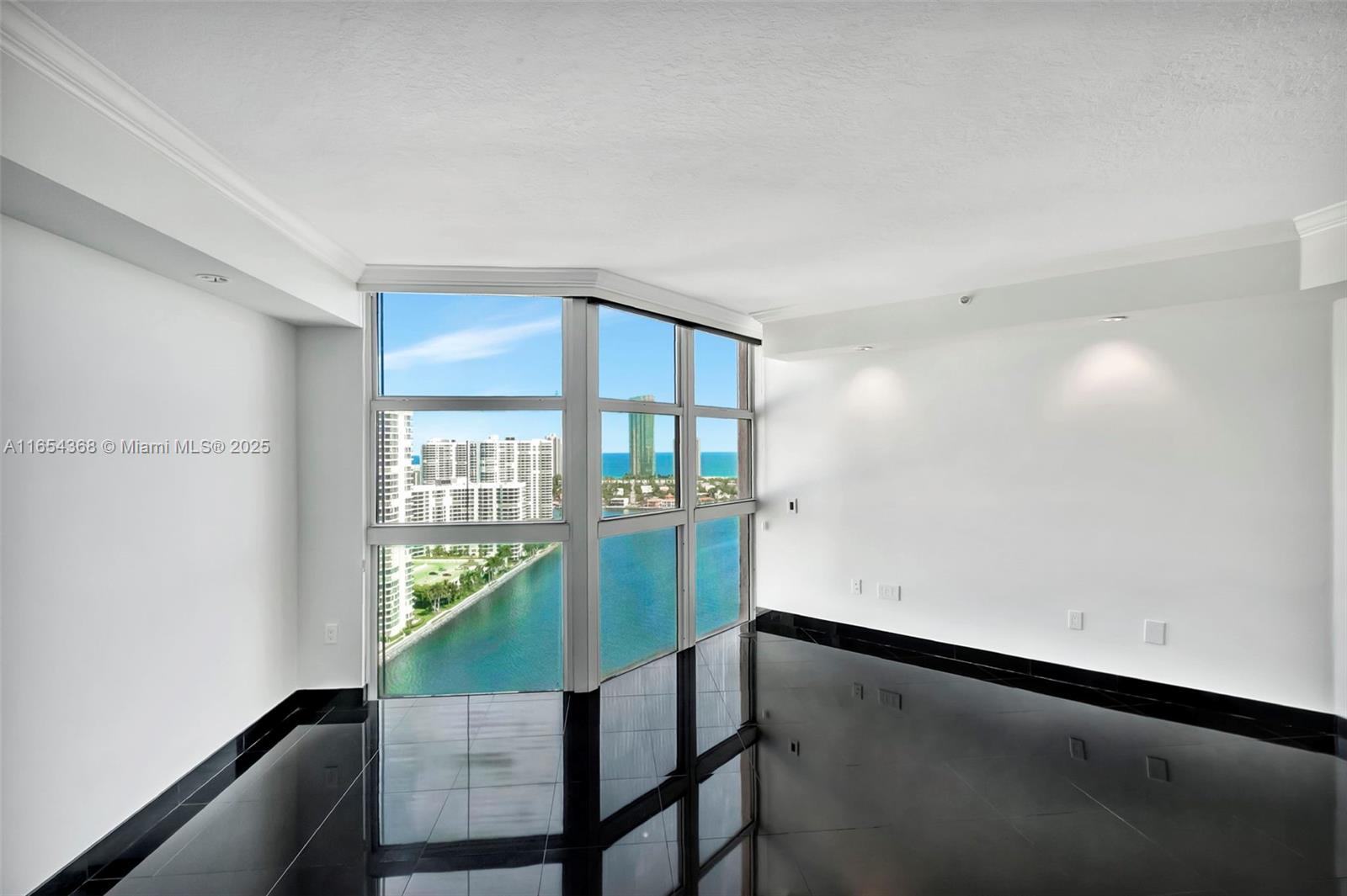 3370 Hidden Bay Dr #2708, Aventura FL 33180