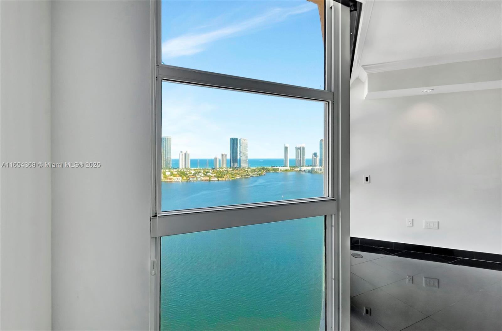 3370 Hidden Bay Dr #2708, Aventura FL 33180