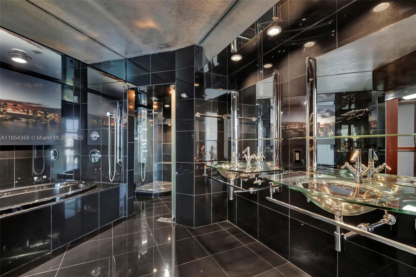 3370 Hidden Bay Dr #2708, Aventura FL 33180