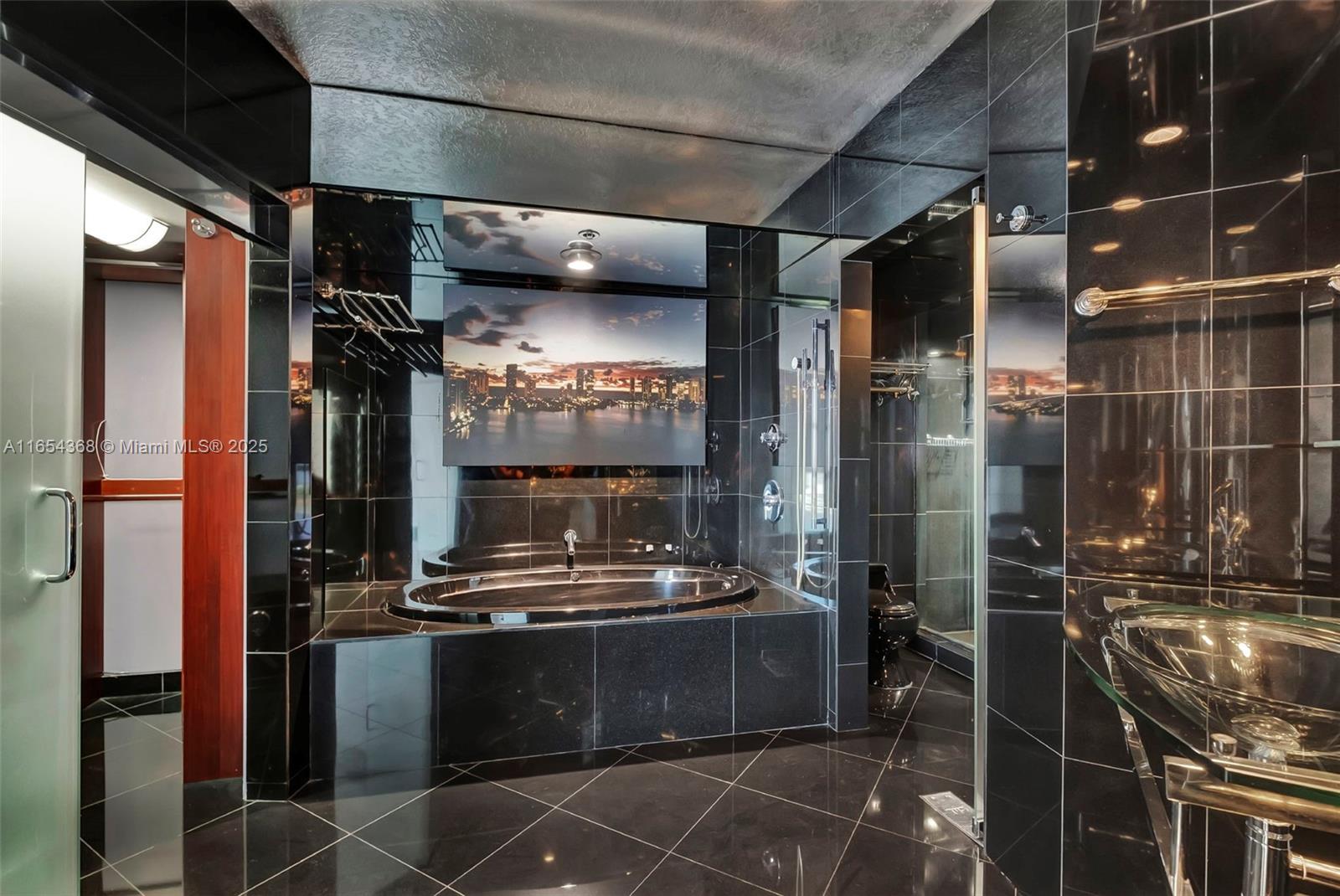 3370 Hidden Bay Dr #2708, Aventura FL 33180
