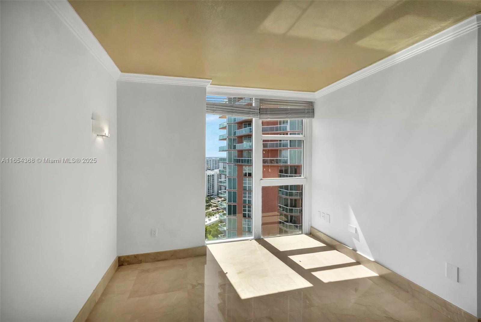3370 Hidden Bay Dr #2708, Aventura FL 33180