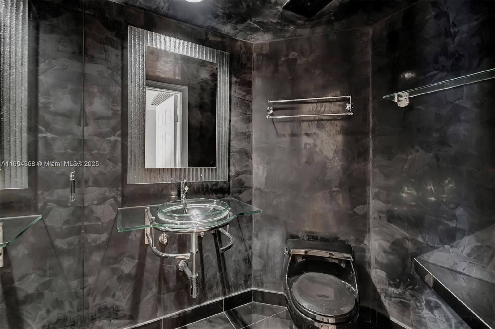 3370 Hidden Bay Dr #2708, Aventura FL 33180