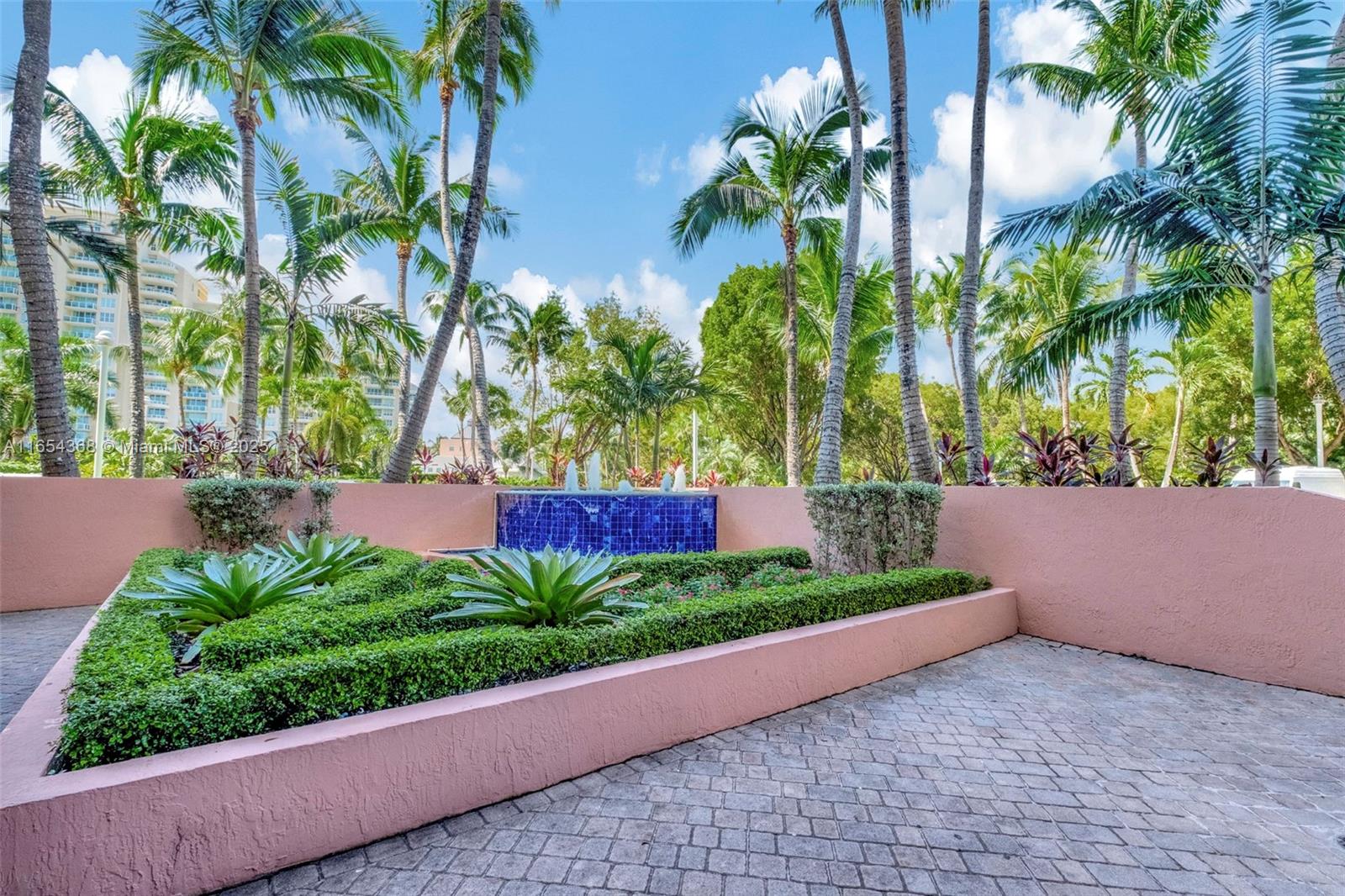 3370 Hidden Bay Dr #2708, Aventura FL 33180