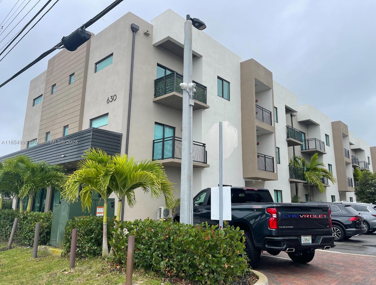 640 W 18th St #107, Hialeah FL 33010