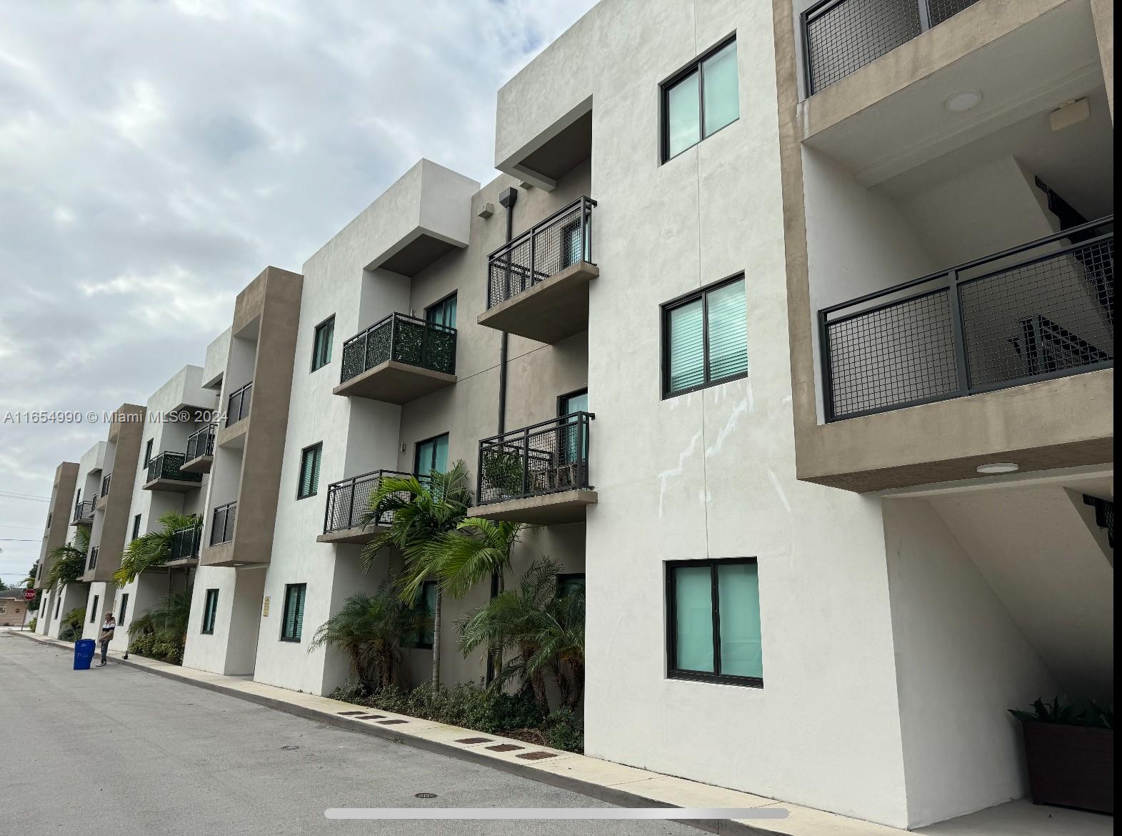 640 W 18th St #107, Hialeah FL 33010