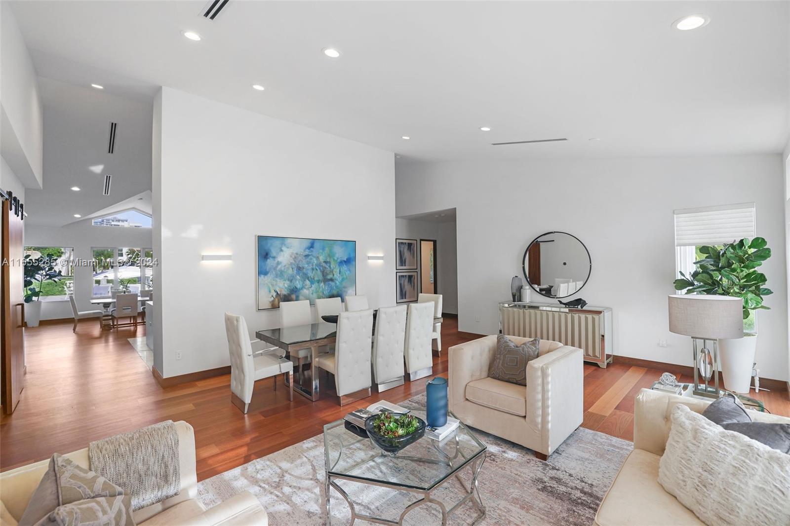 543 Hibiscus Dr, Hallandale Beach FL 33009