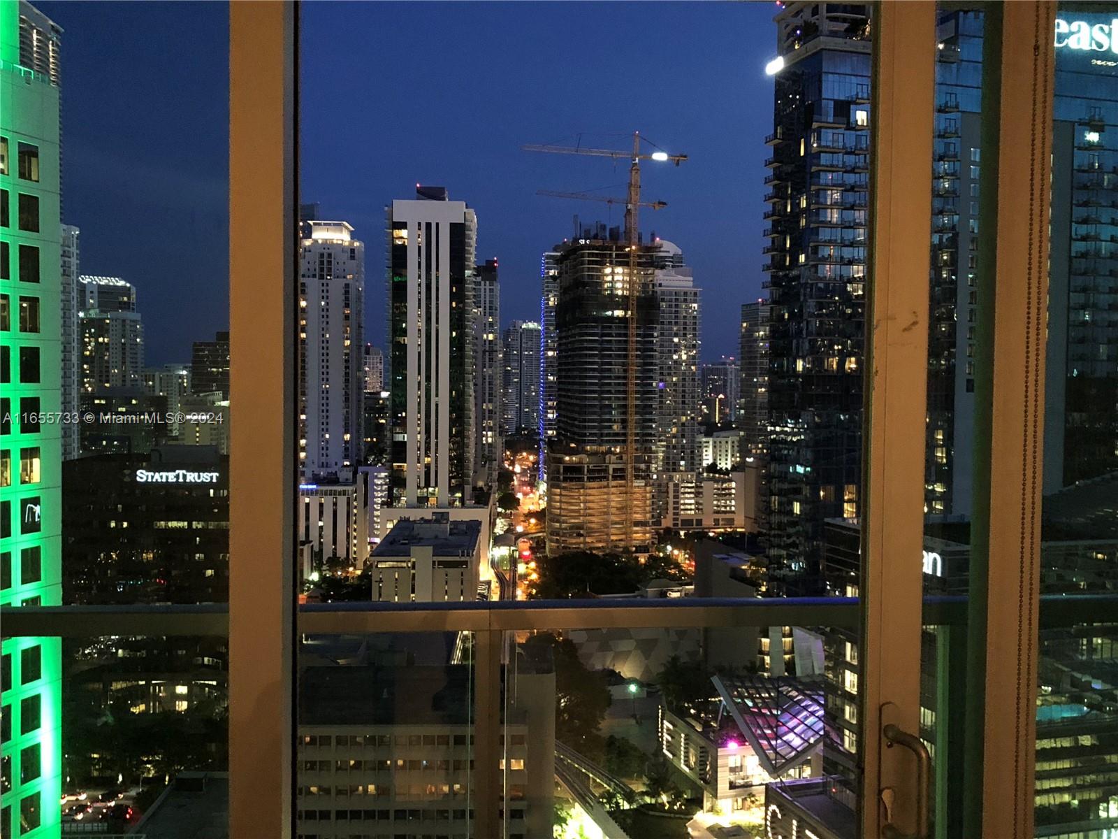 55 SE 6th St #2904, Miami FL 33131