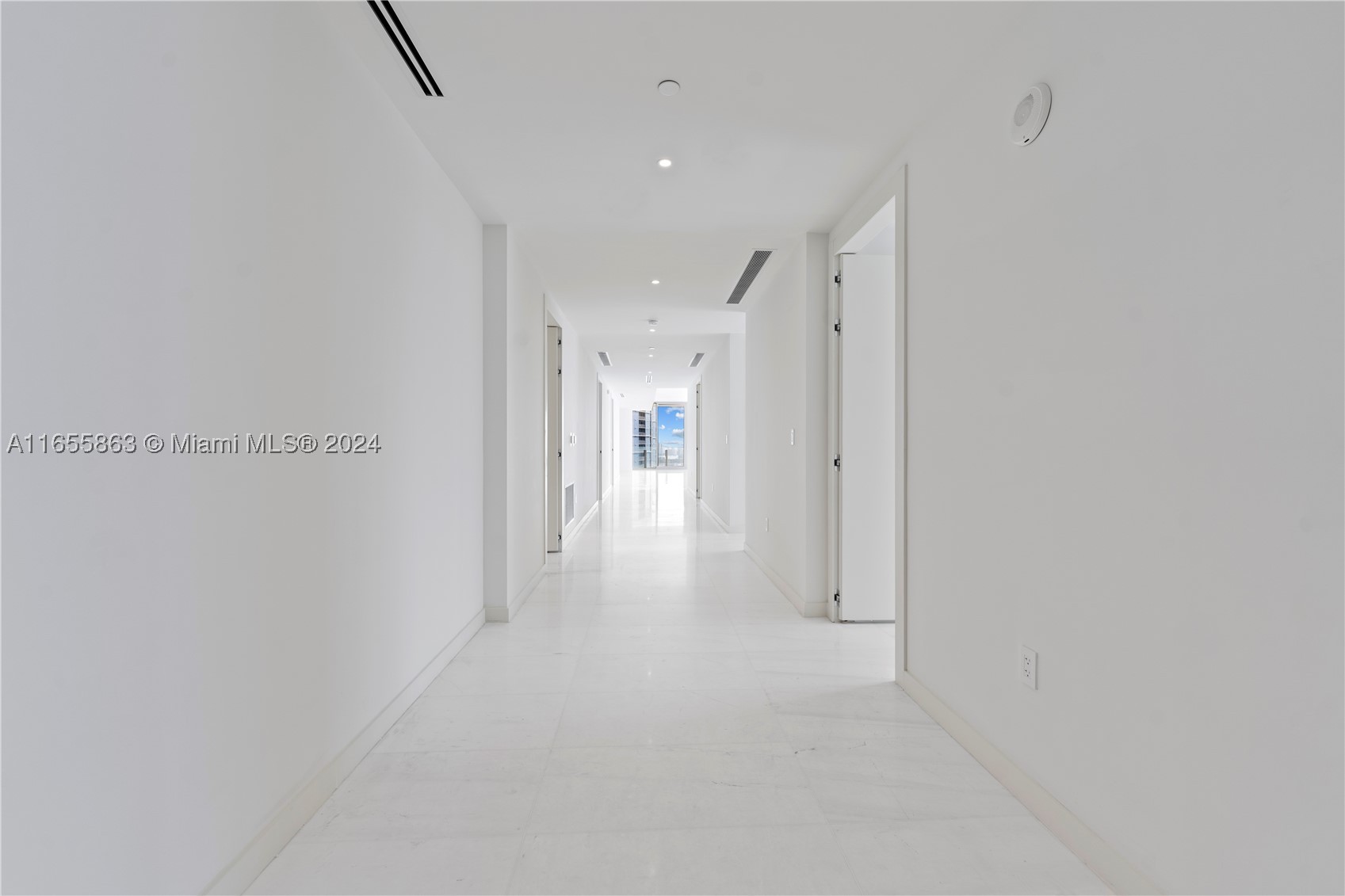 300 Biscayne Blvd Way #3201, Miami FL 33131