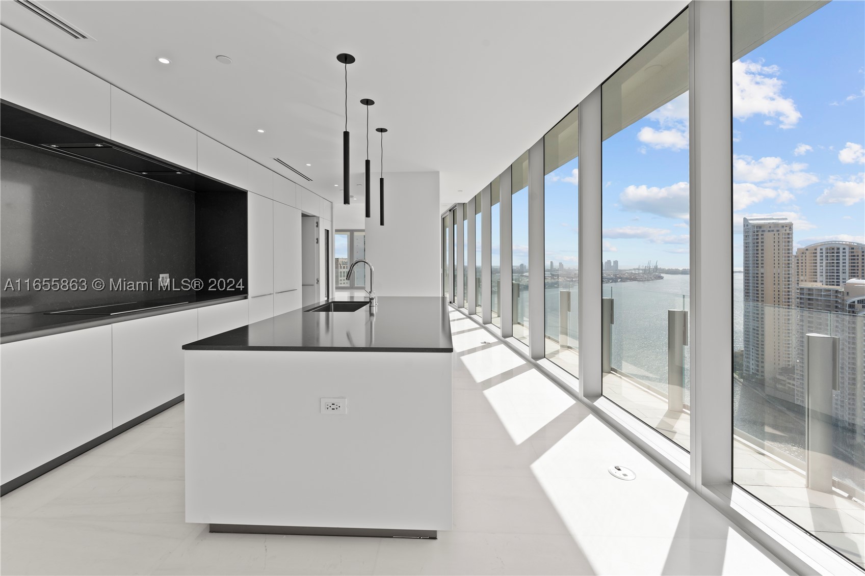 300 Biscayne Blvd Way #3201, Miami FL 33131