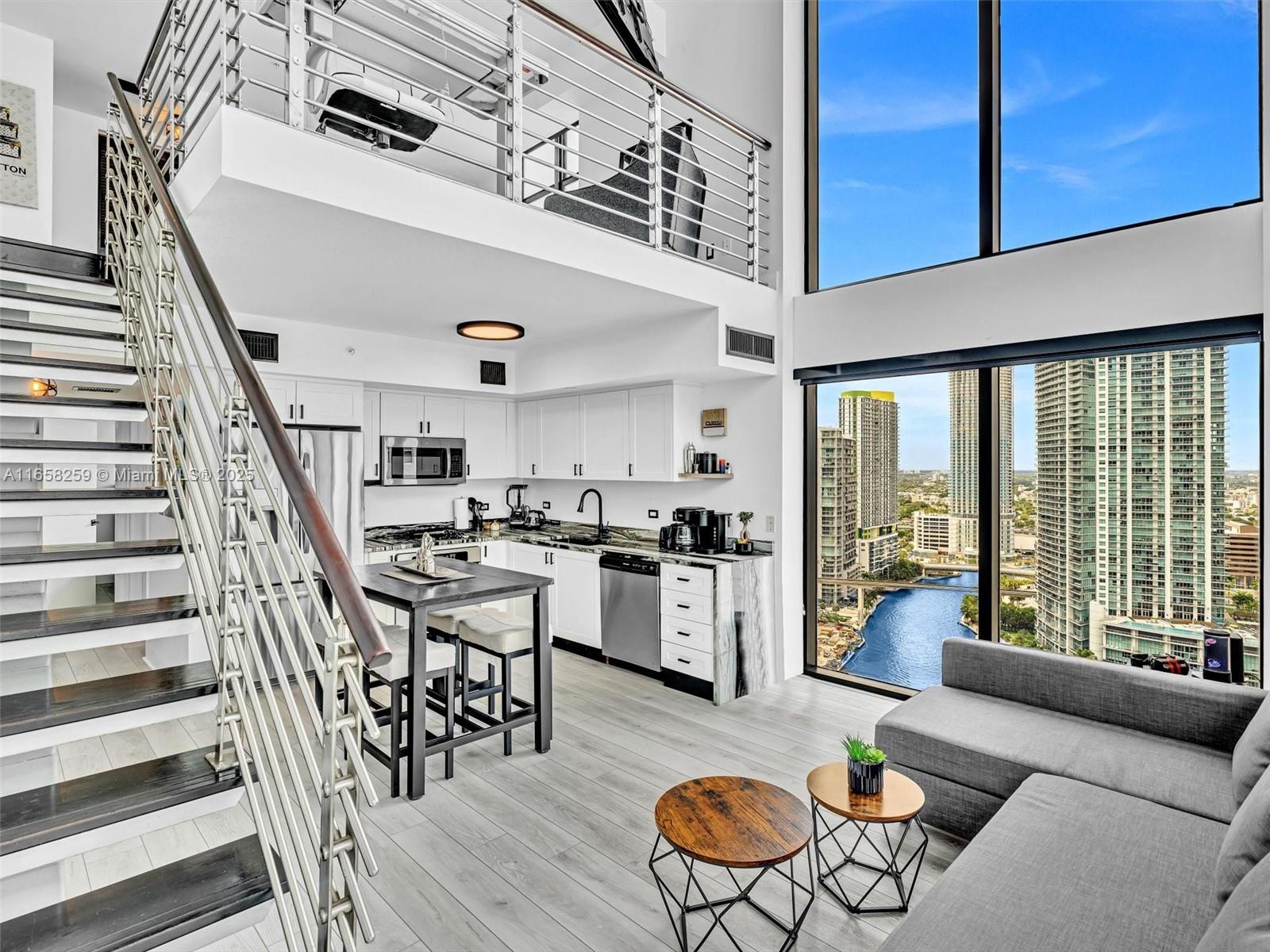 41 SE 5th St #1717, Miami FL 33131