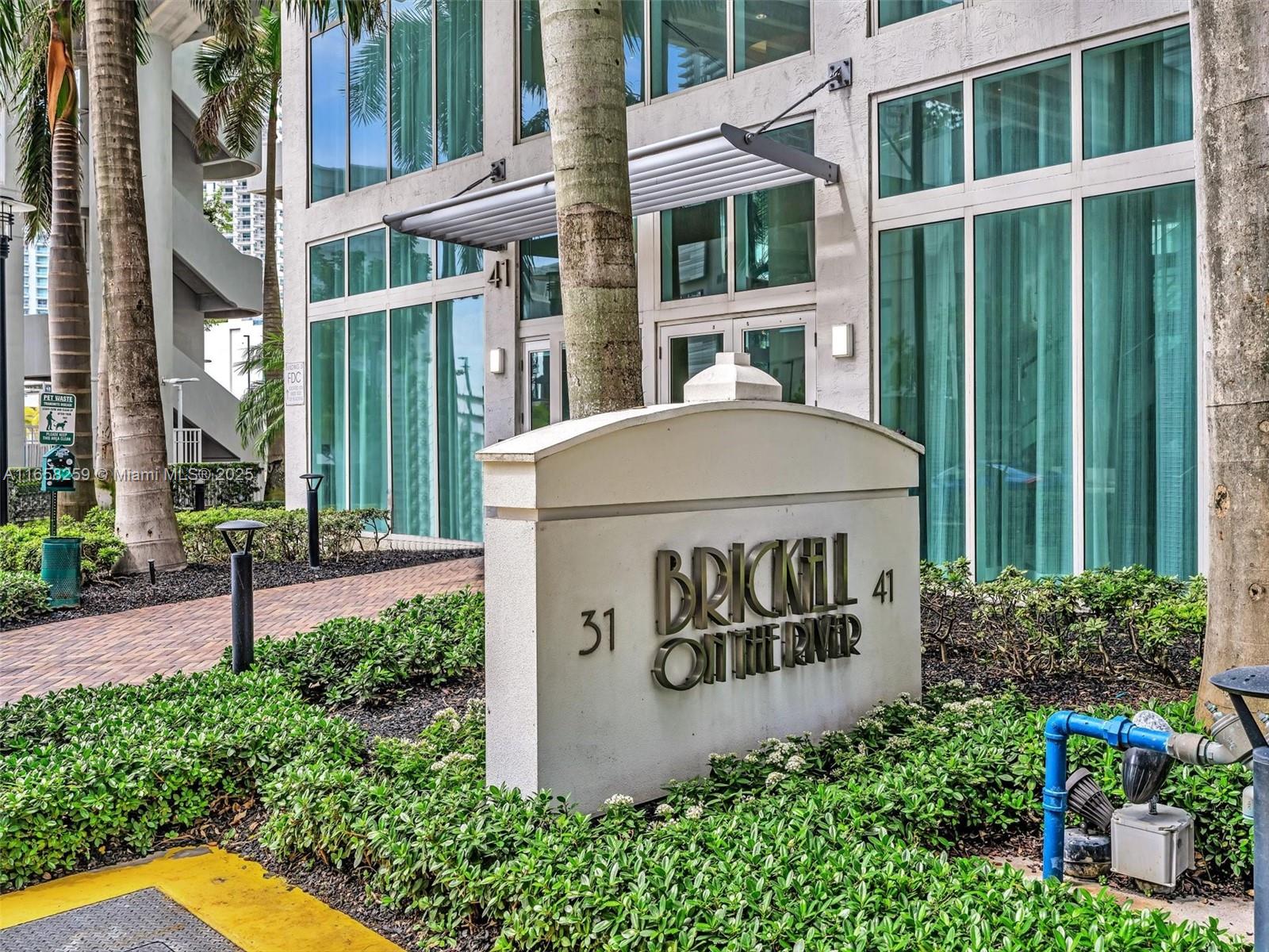 41 SE 5th St #1717, Miami FL 33131