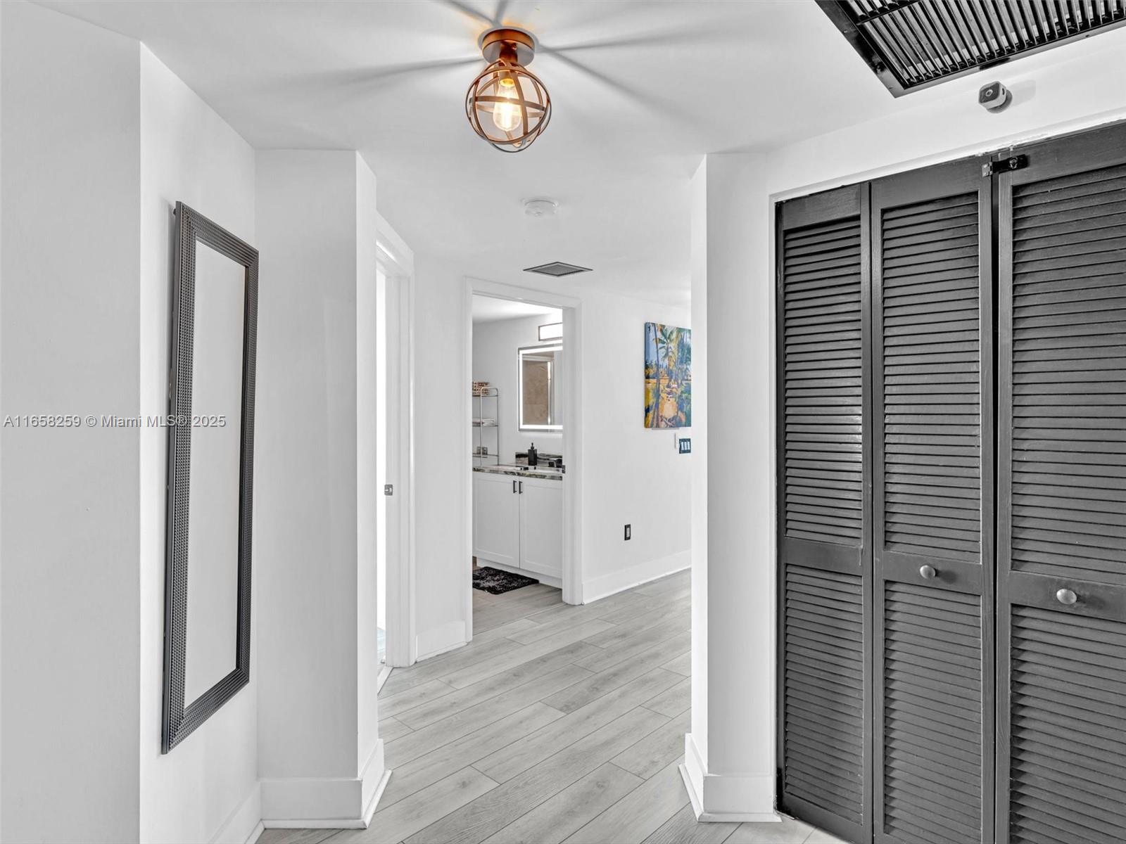 41 SE 5th St #1717, Miami FL 33131