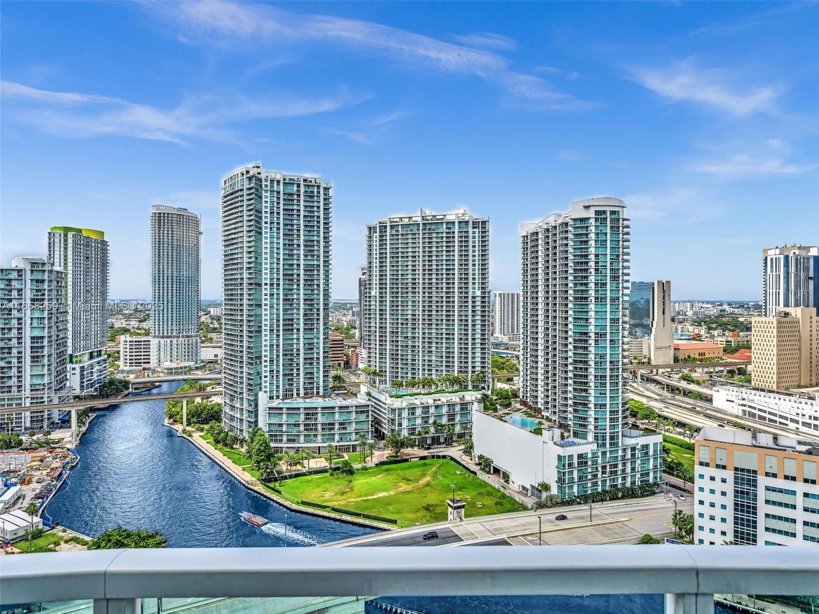 41 SE 5th St #1717, Miami FL 33131