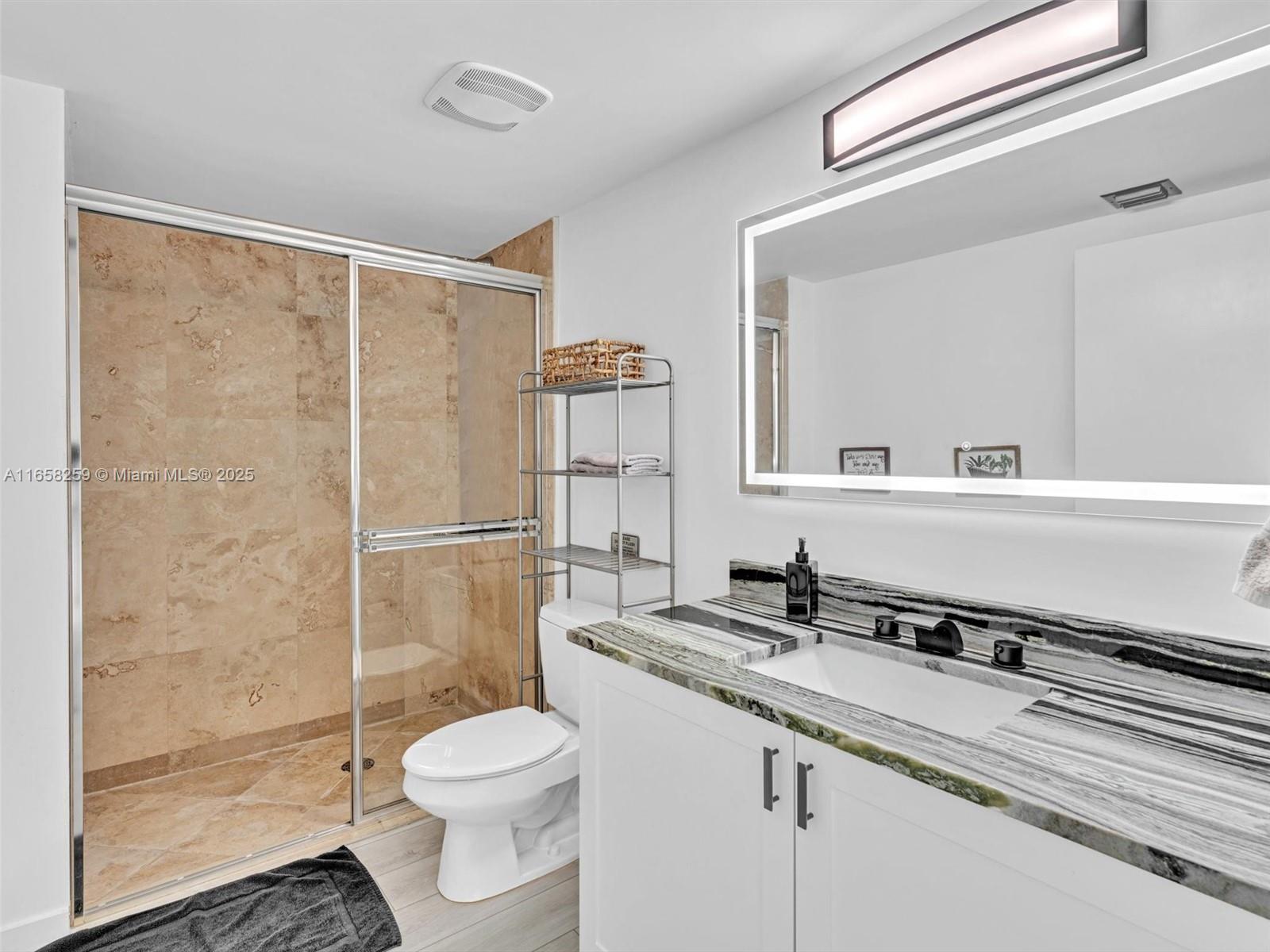 41 SE 5th St #1717, Miami FL 33131