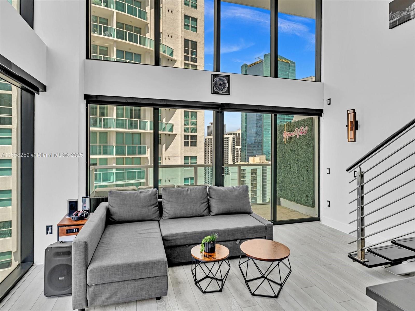 41 SE 5th St #1717, Miami FL 33131