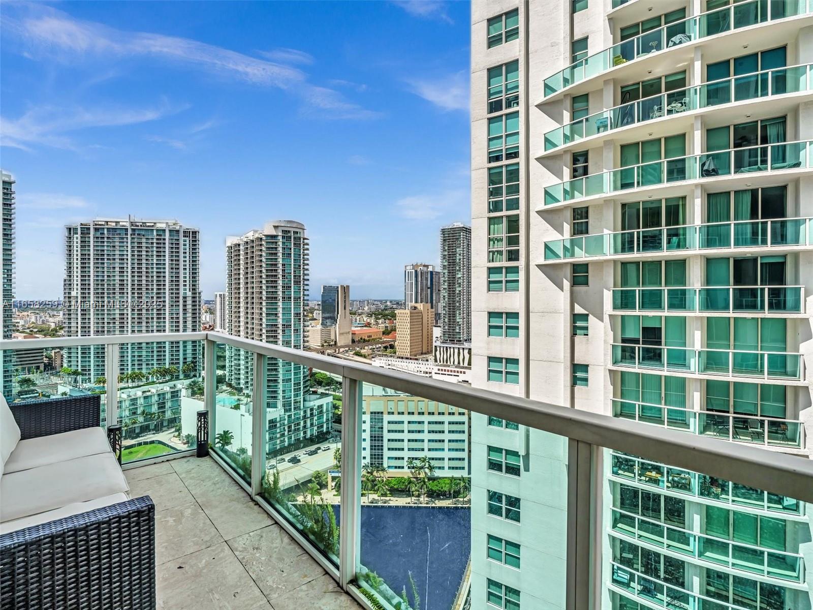 41 SE 5th St #1717, Miami FL 33131