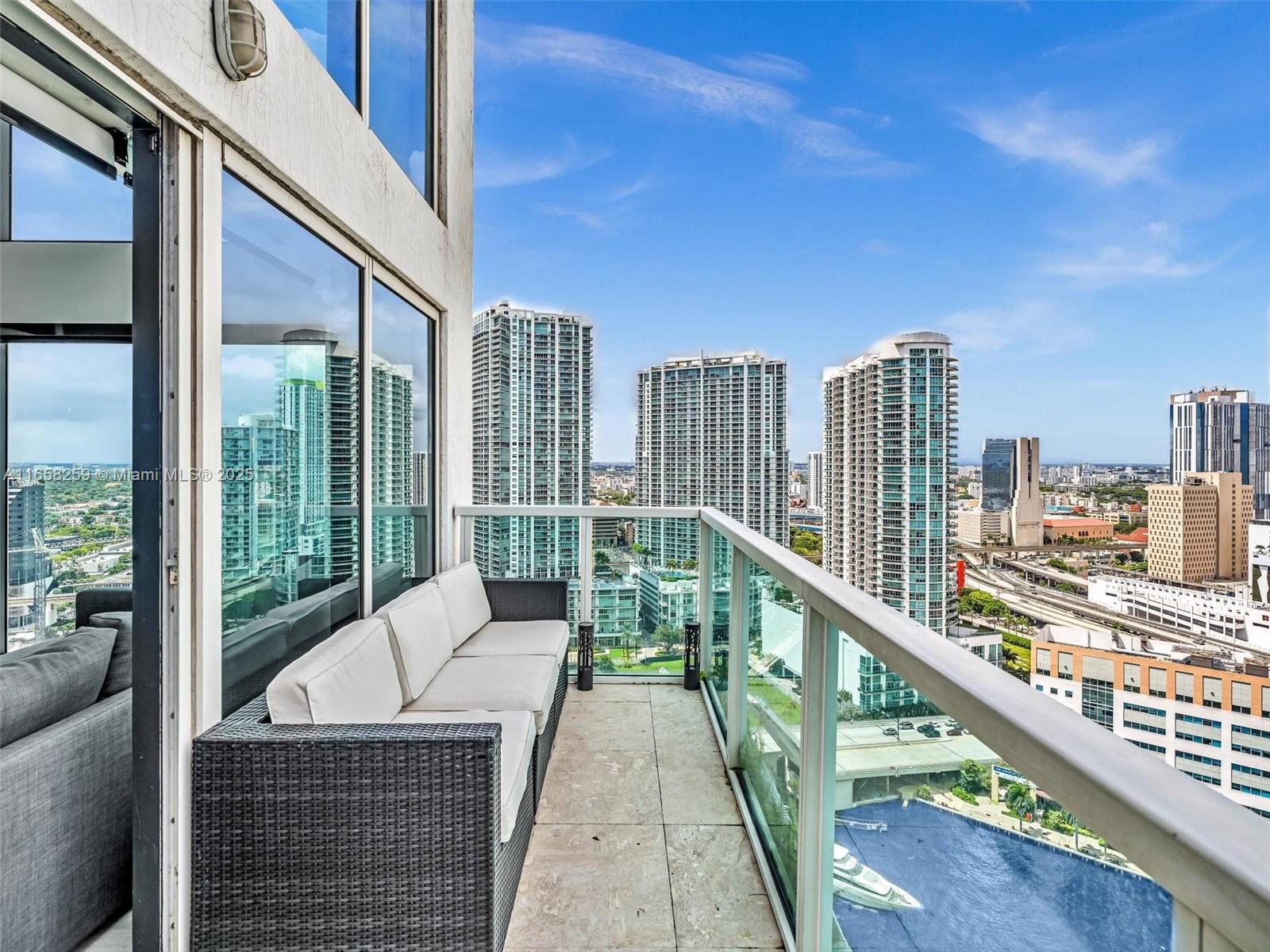 41 SE 5th St #1717, Miami FL 33131