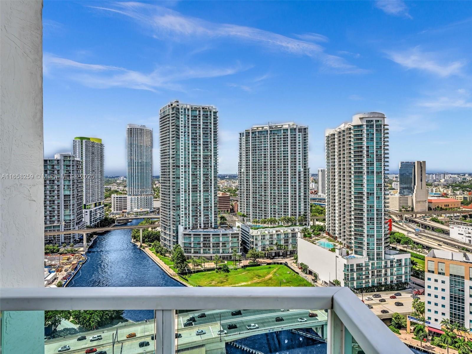41 SE 5th St #1717, Miami FL 33131