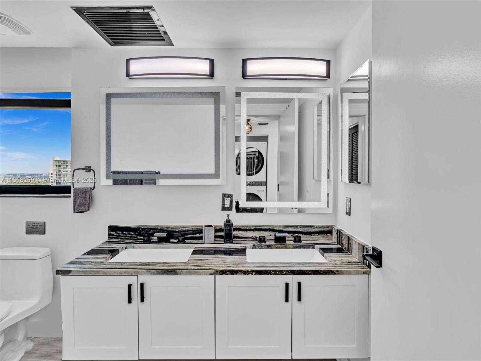 41 SE 5th St #1717, Miami FL 33131