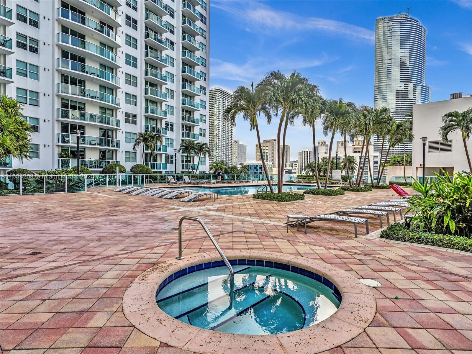 41 SE 5th St #1717, Miami FL 33131
