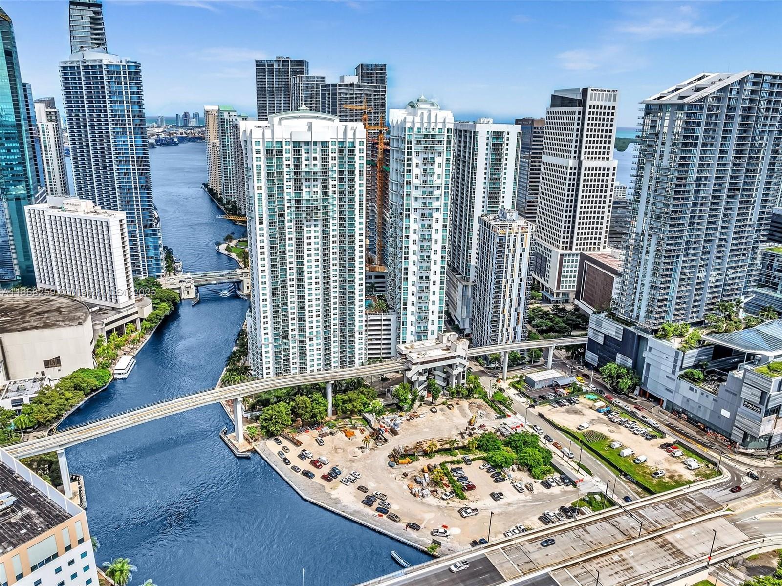 41 SE 5th St #1717, Miami FL 33131