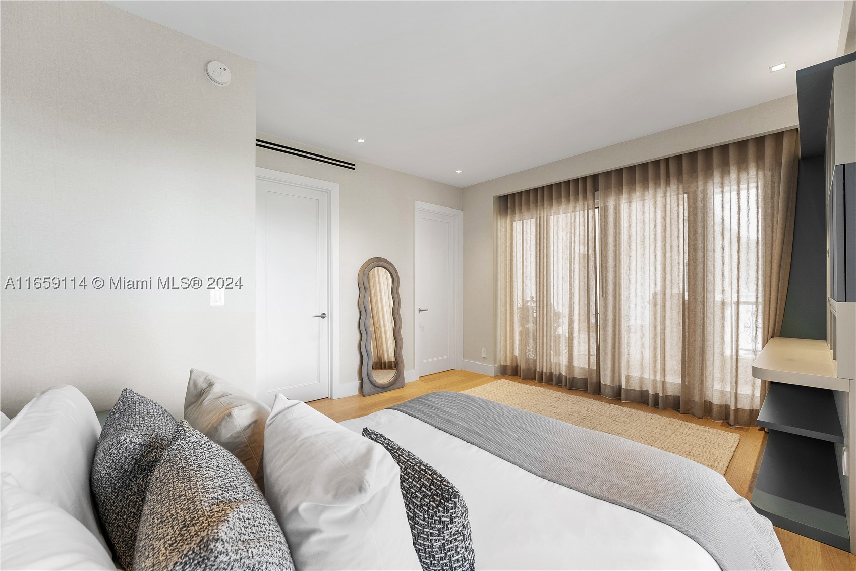 5242 Fisher Island Dr #5242, Miami Beach FL 33109