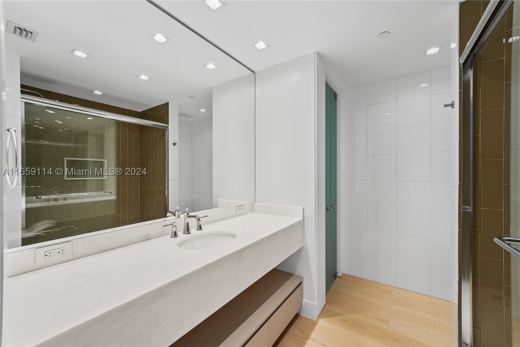 5242 Fisher Island Dr #5242, Miami Beach FL 33109