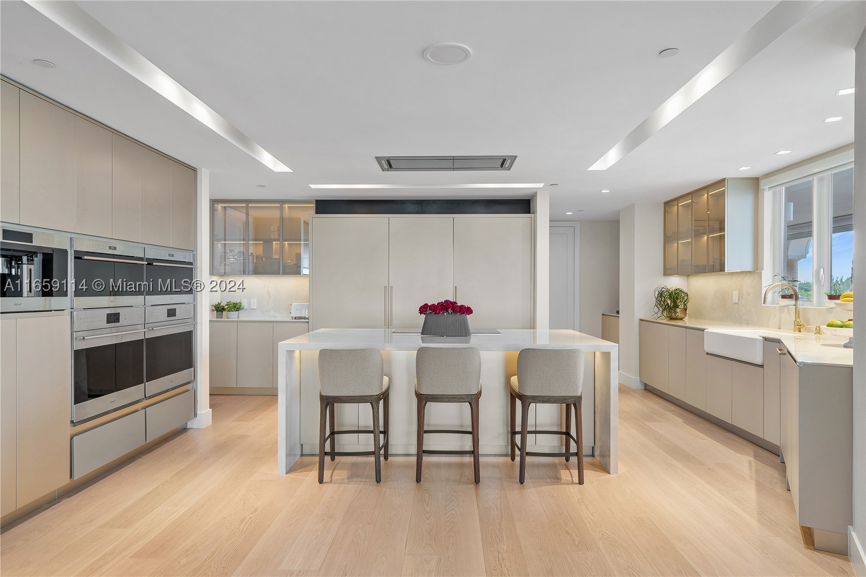 5242 Fisher Island Dr #5242, Miami Beach FL 33109