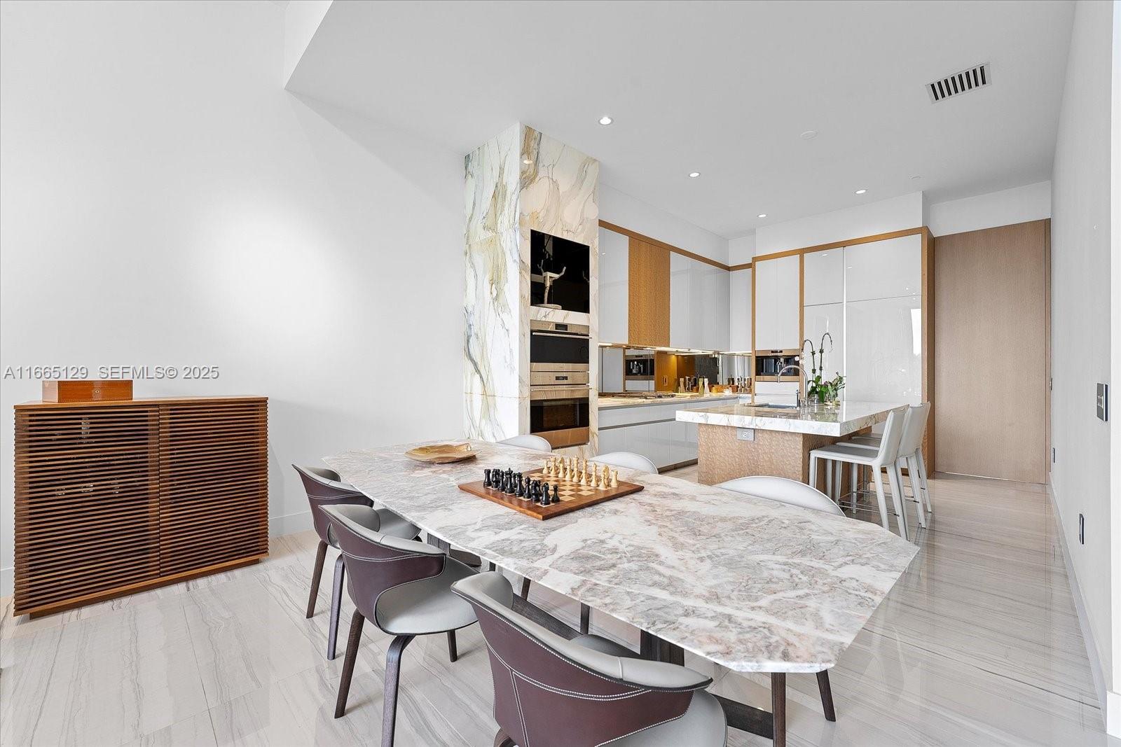 2811 S Bayshore Dr #4C, Miami FL 33133