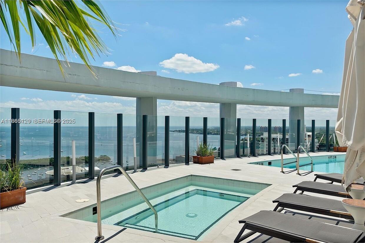 2811 S Bayshore Dr #4C, Miami FL 33133