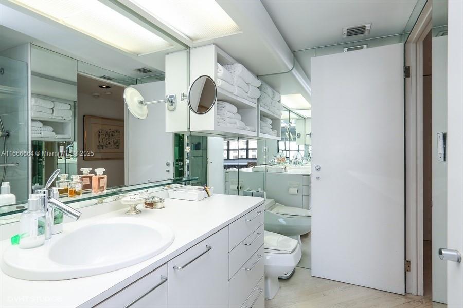 2 Grove Isle Dr #B1708, Miami FL 33133