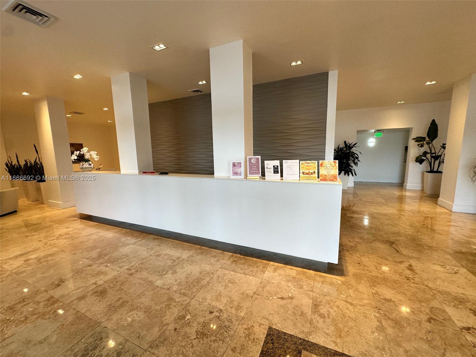 2201 S Ocean Dr #904, Hollywood FL 33019