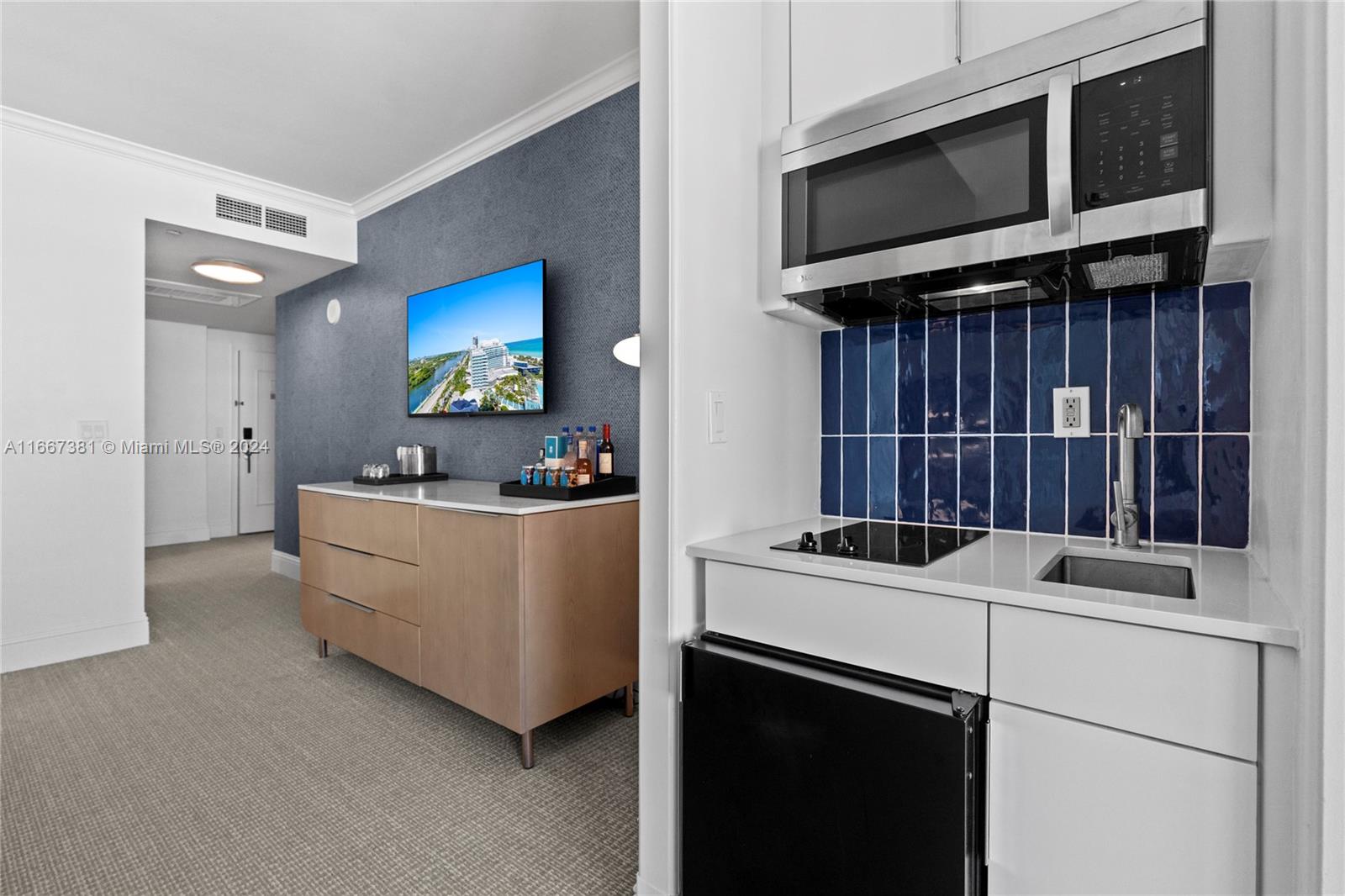 4401 Collins Ave #1709, Miami Beach FL 33140