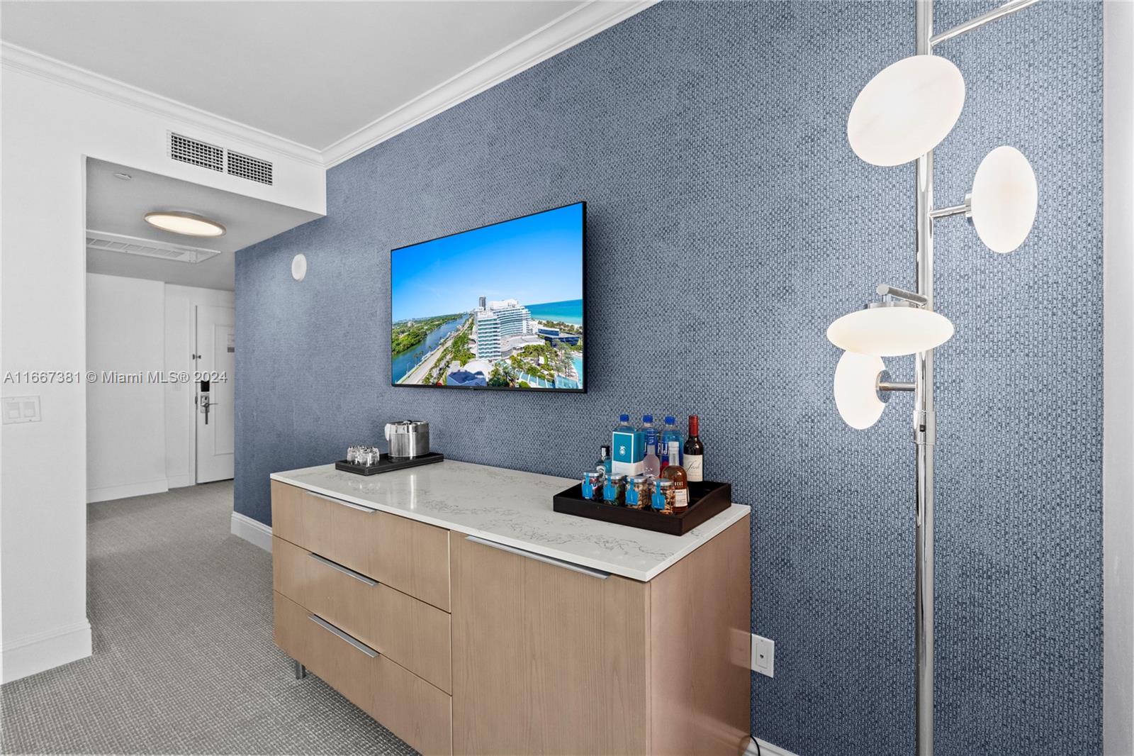4401 Collins Ave #1709, Miami Beach FL 33140