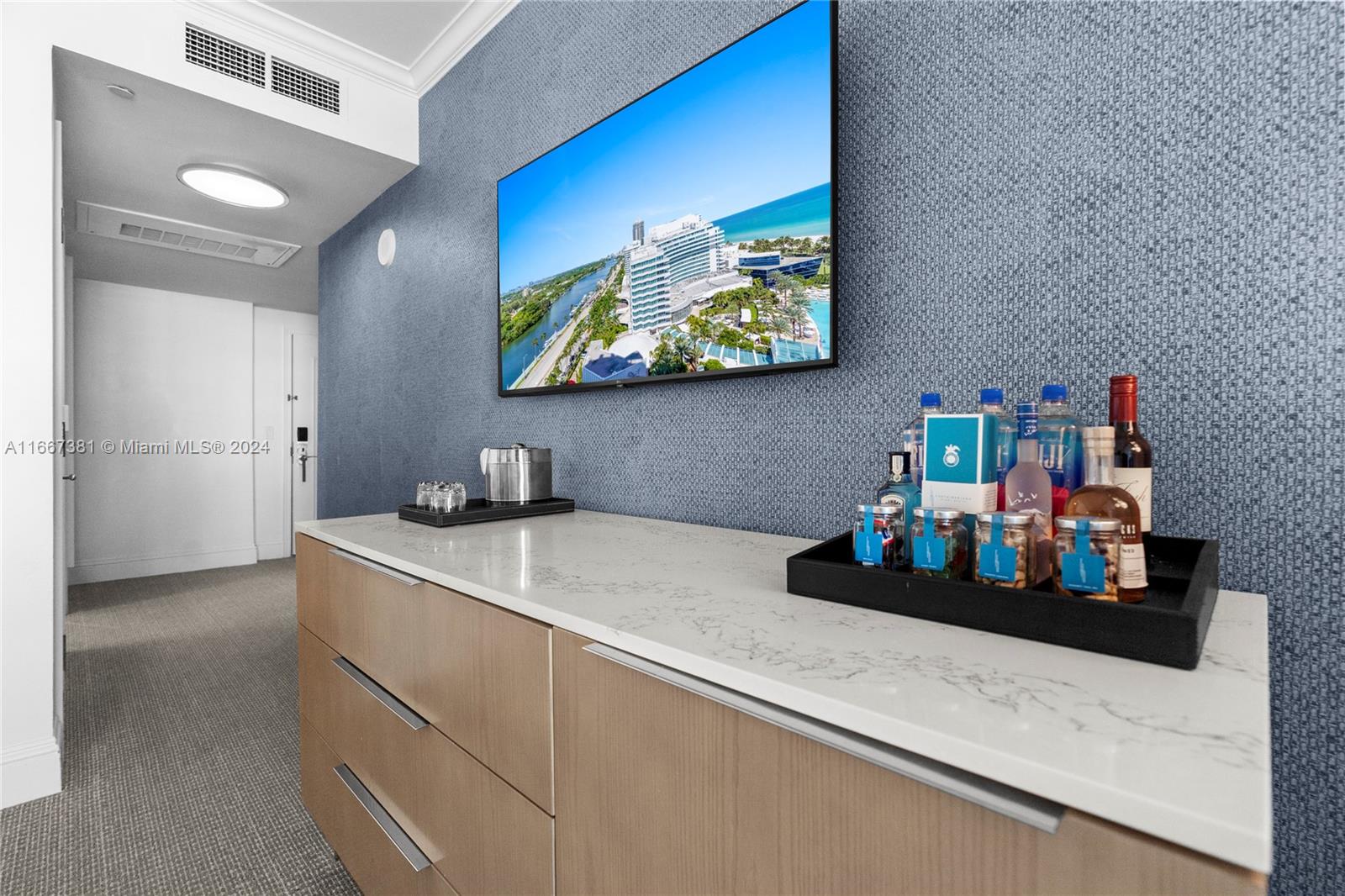 4401 Collins Ave #1709, Miami Beach FL 33140