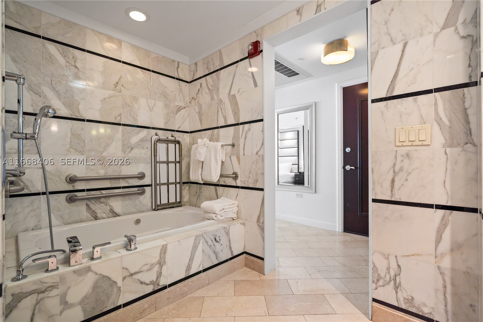 4391 Collins Ave #1501/1502, Miami Beach FL 33140