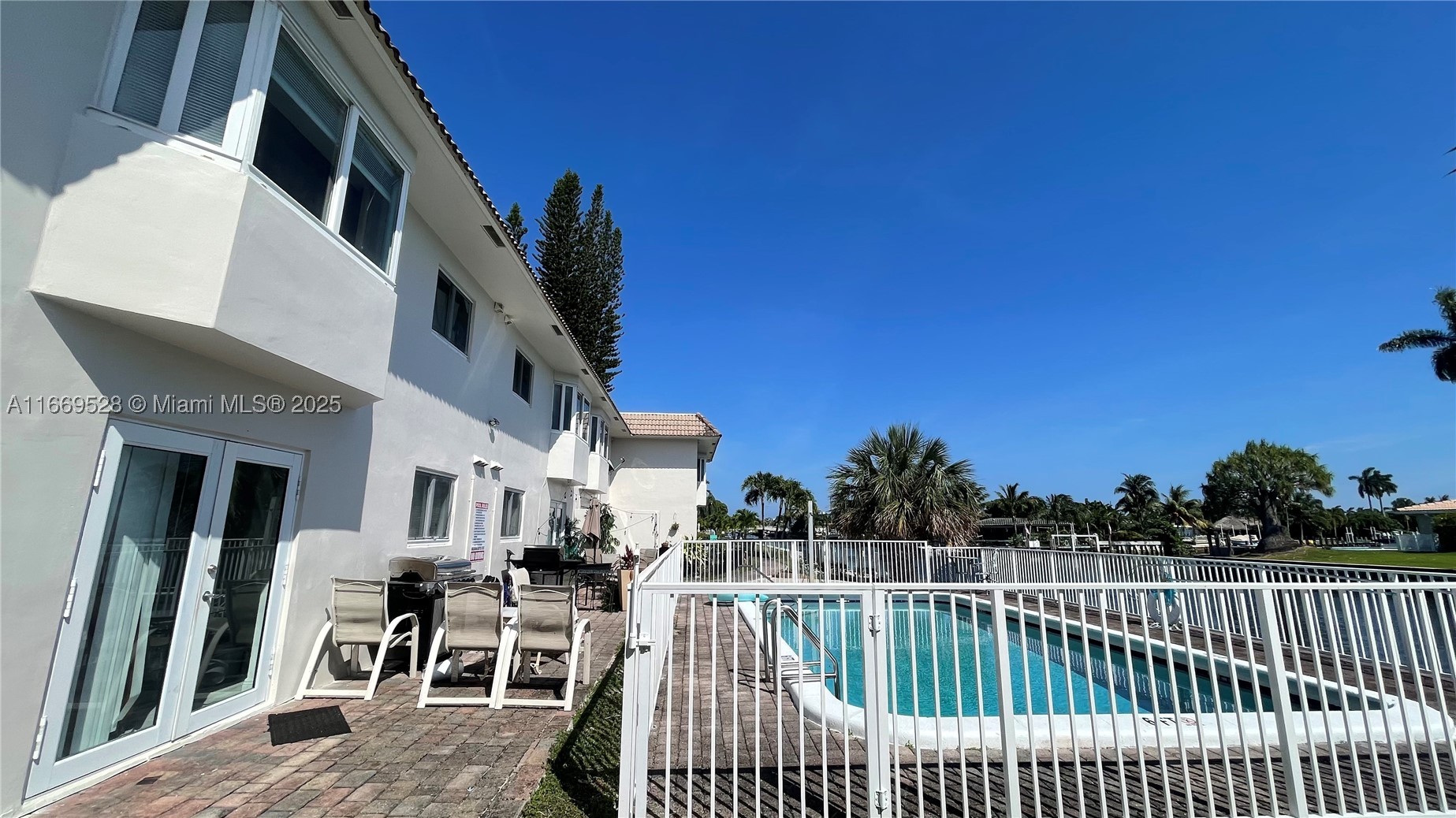 840 Pine Dr #103, Pompano Beach FL 33060