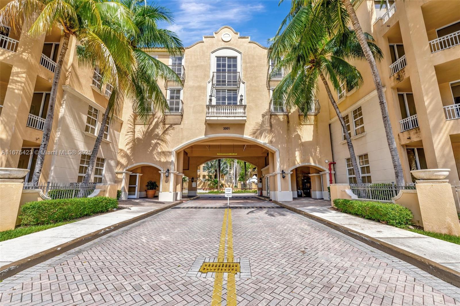 3001 NE 185th St #114, Aventura FL 33180
