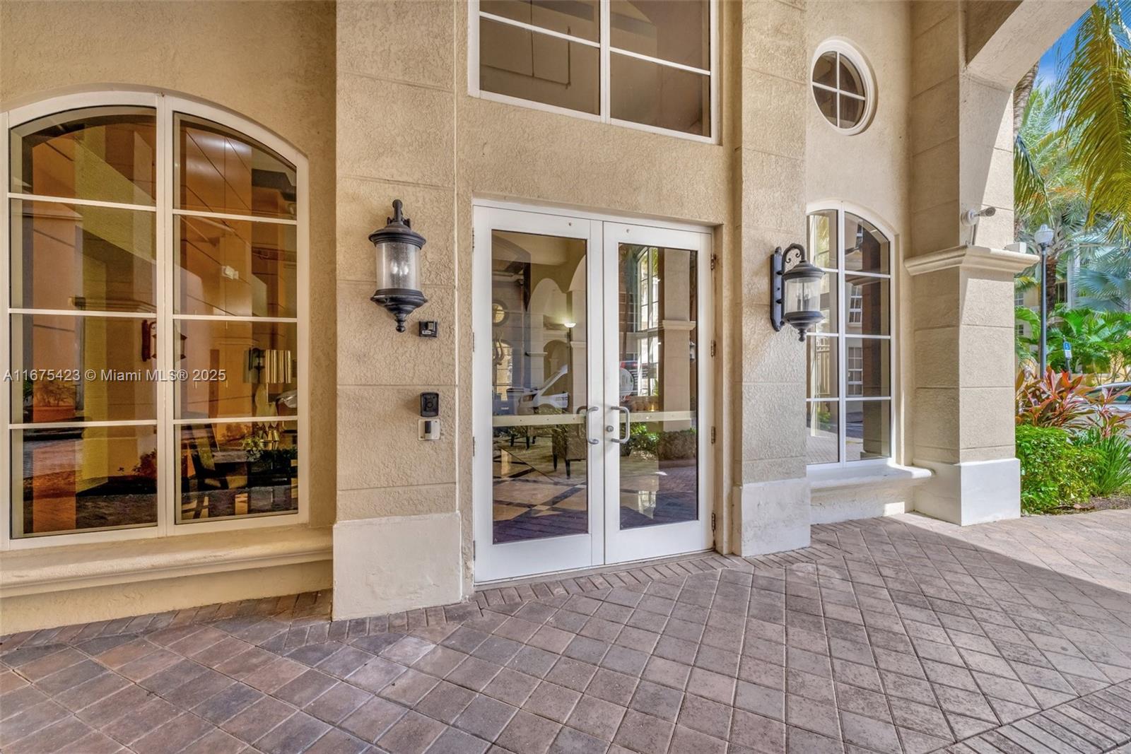 3001 NE 185th St #114, Aventura FL 33180