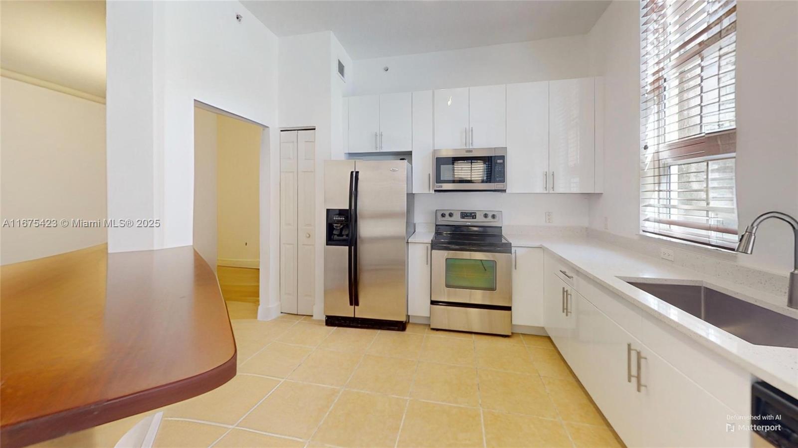 3001 NE 185th St #114, Aventura FL 33180