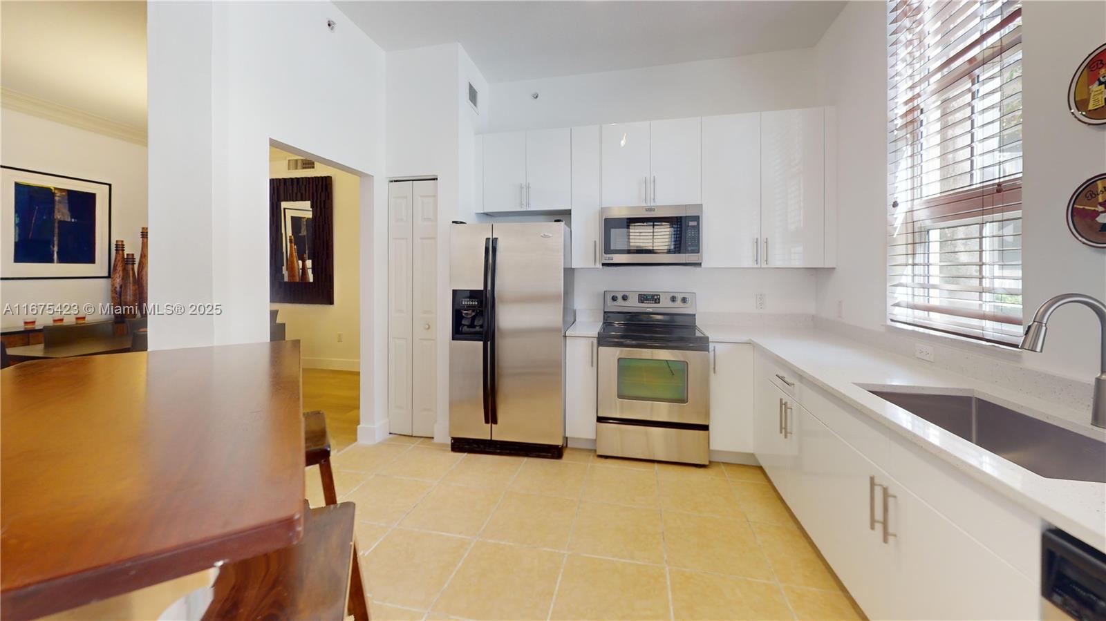 3001 NE 185th St #114, Aventura FL 33180