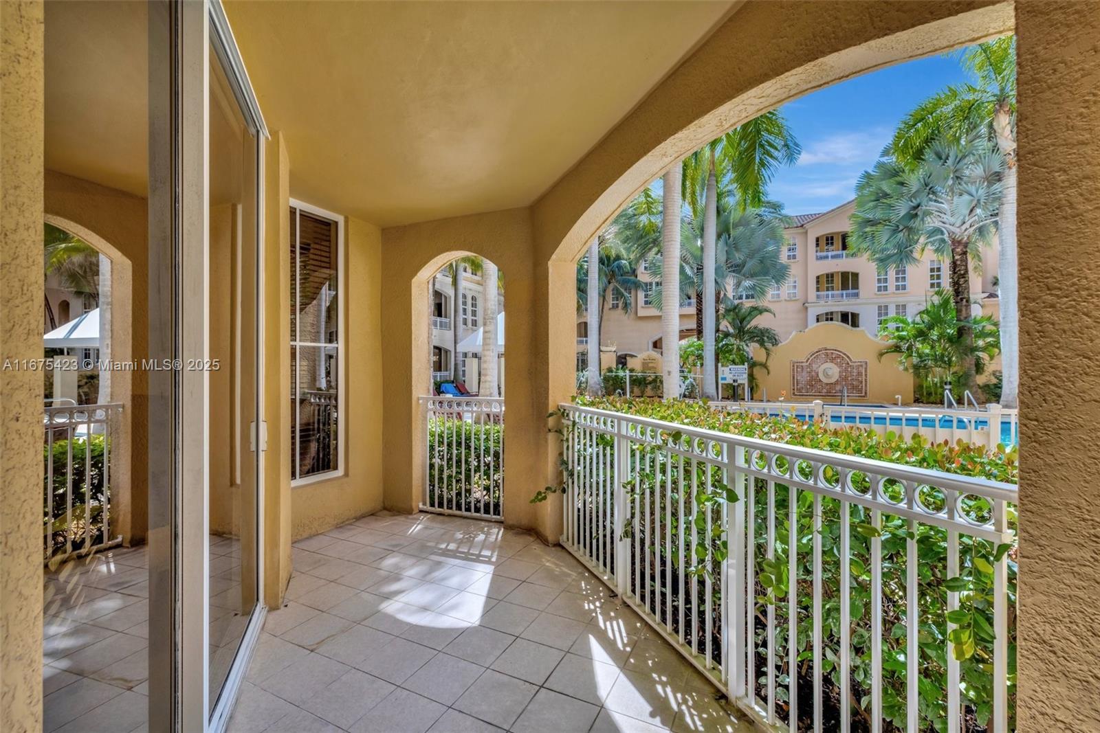 3001 NE 185th St #114, Aventura FL 33180