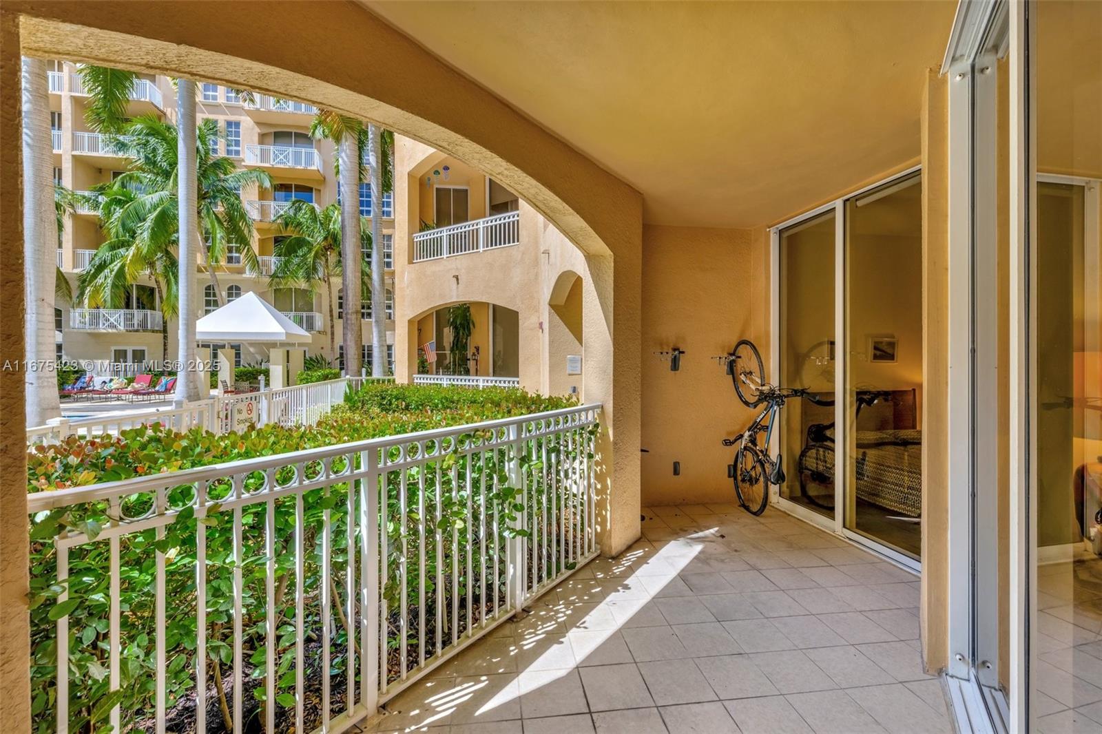 3001 NE 185th St #114, Aventura FL 33180